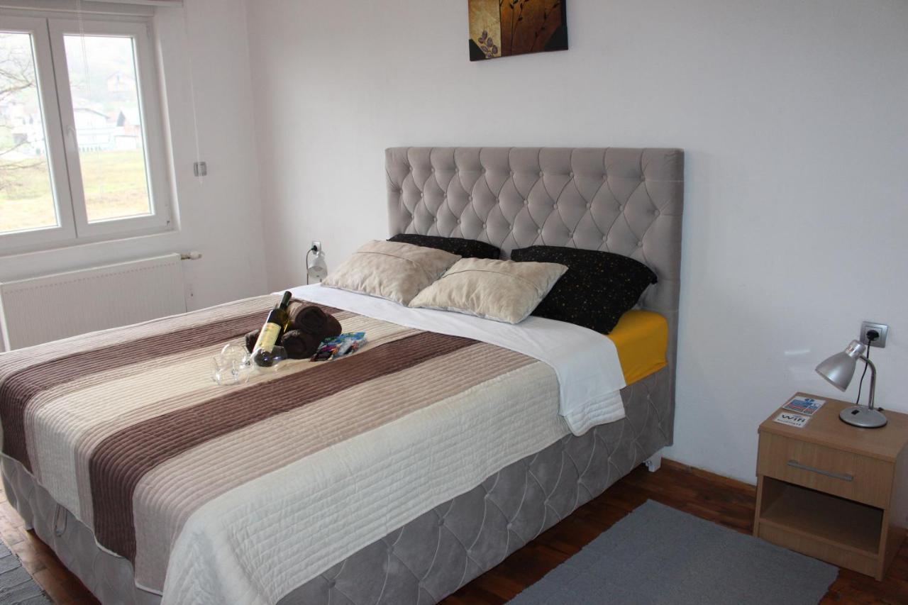 Apartmani Ramonda เตสลิช ภายนอก รูปภาพ
