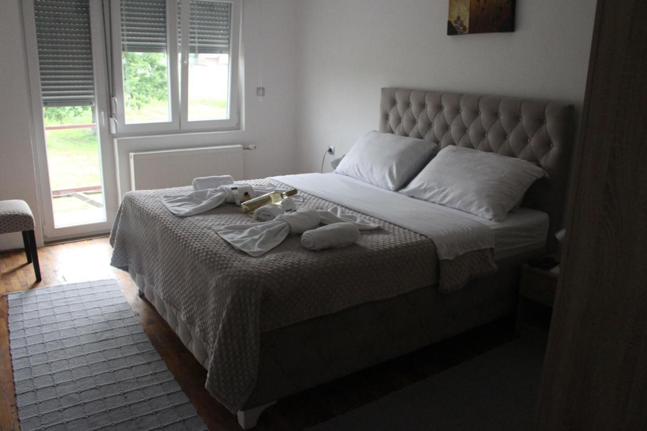 Apartmani Ramonda เตสลิช ภายนอก รูปภาพ
