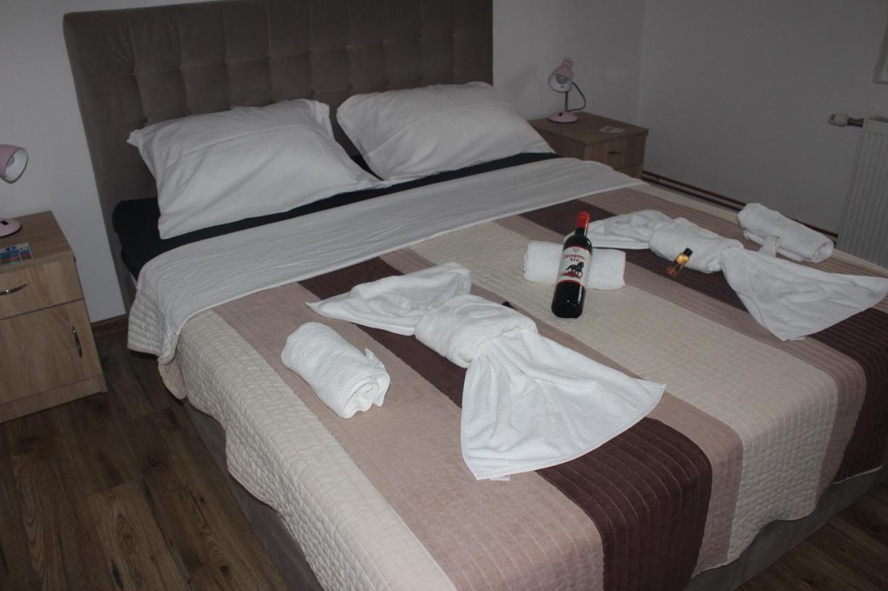 Apartmani Ramonda เตสลิช ภายนอก รูปภาพ
