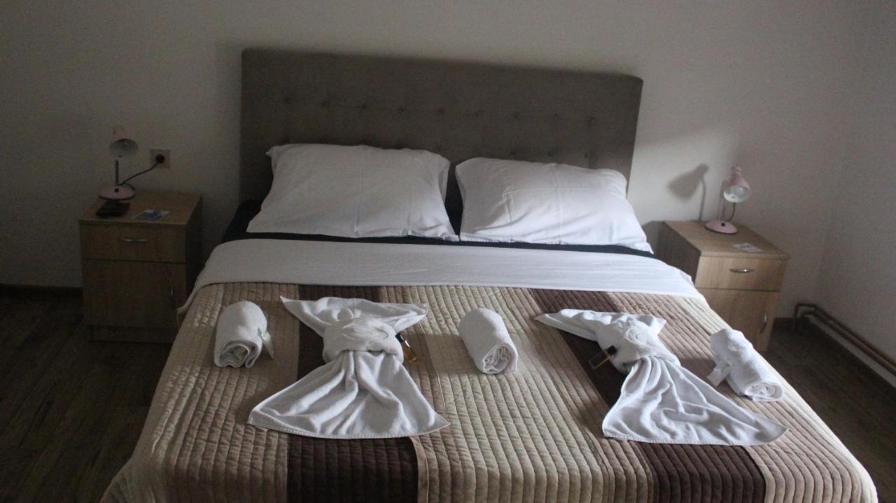 Apartmani Ramonda เตสลิช ภายนอก รูปภาพ