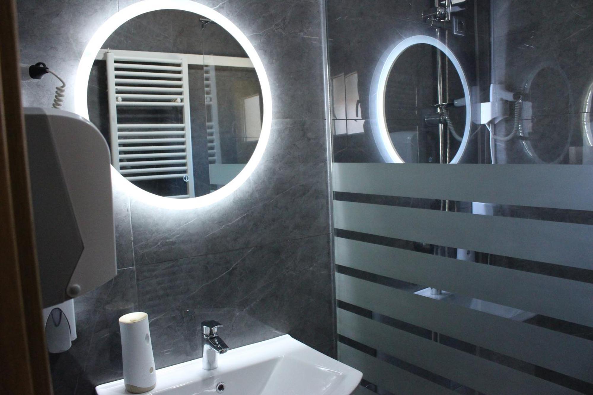 Apartmani Ramonda เตสลิช ภายนอก รูปภาพ