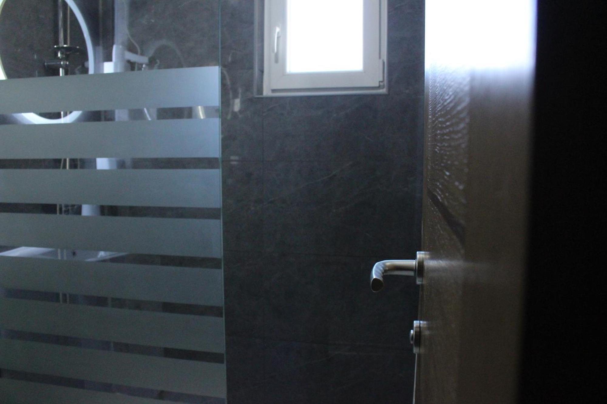 Apartmani Ramonda เตสลิช ภายนอก รูปภาพ